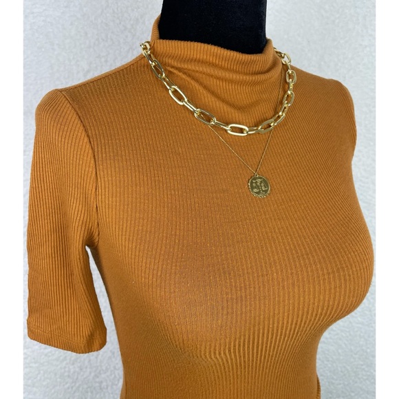 FOREVER 21 • Rust Orange Ribbed Mock-neck Crop Top - Picture 8 of 10